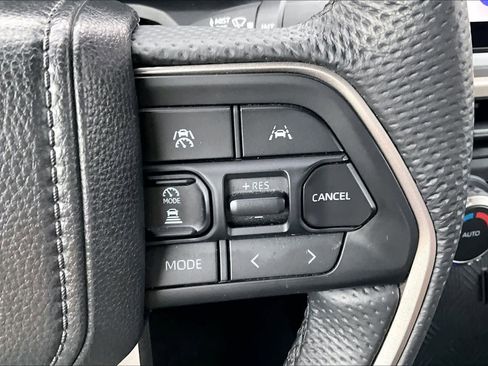 Used 2025 Toyota Tacoma TRD Sport AWD/4WD image 21