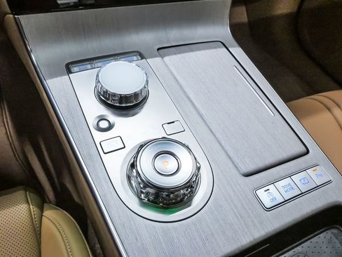 Certified 2026 Genesis G80 2.5T Advanced AWD/4WD image 18