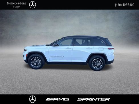 Used 2022 Jeep Grand Cherokee Trailhawk w/ Luxury Tech Group III AWD/4WD image 2