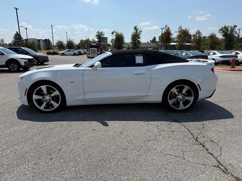 Used 2017 Chevrolet Camaro SS RWD image 4