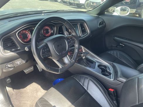 Used 2016 Dodge Challenger SRT Hellcat RWD image 6