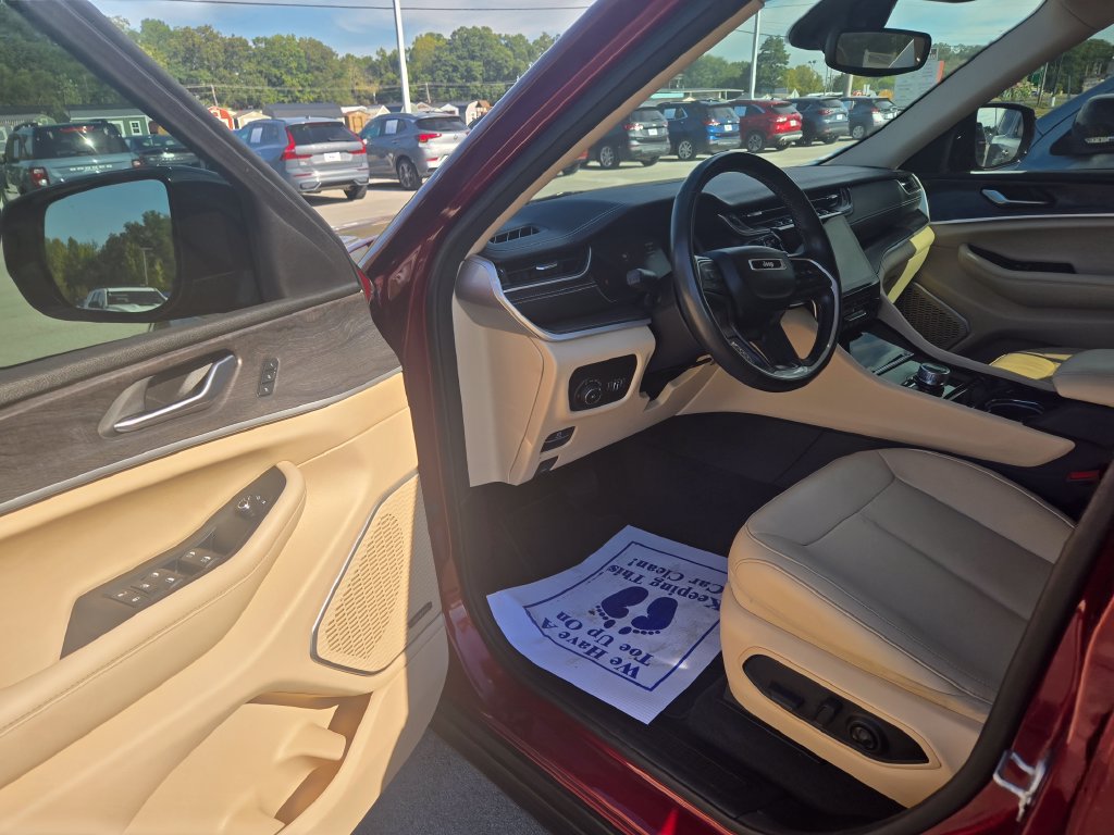 Used 2021 Jeep Grand Cherokee L Limited AWD/4WD image 6