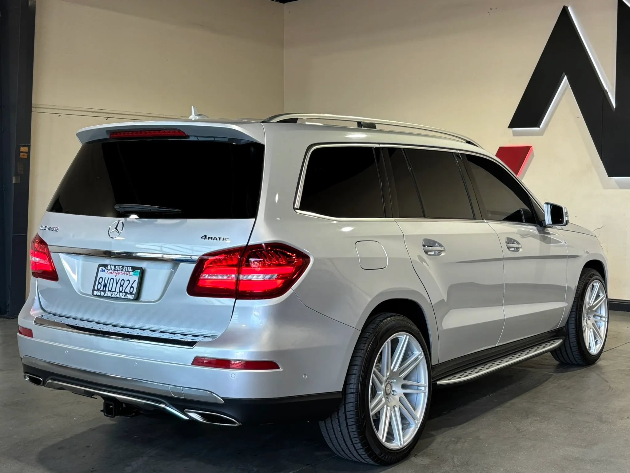 Used 2017 Mercedes-Benz GLS 450 4MATIC image 4