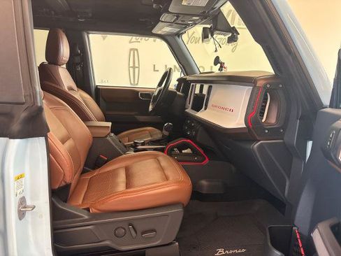 Certified 2023 Ford Bronco Heritage Edition AWD/4WD image 6