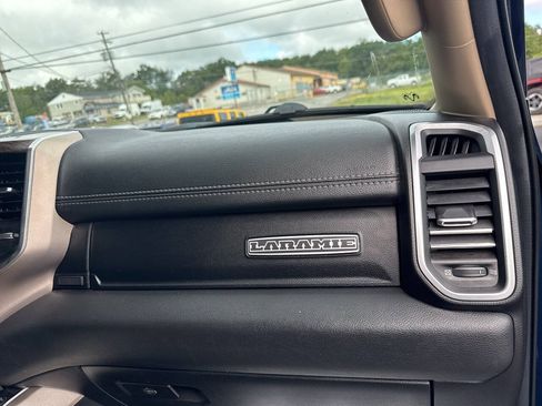 Used 2019 RAM 1500 Laramie AWD/4WD image 29