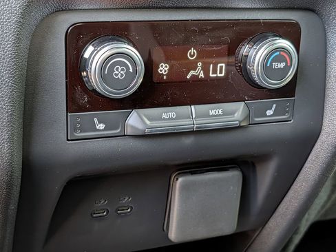 New 2026 GMC Acadia AT4 w/ Luxury Package AWD/4WD image 38