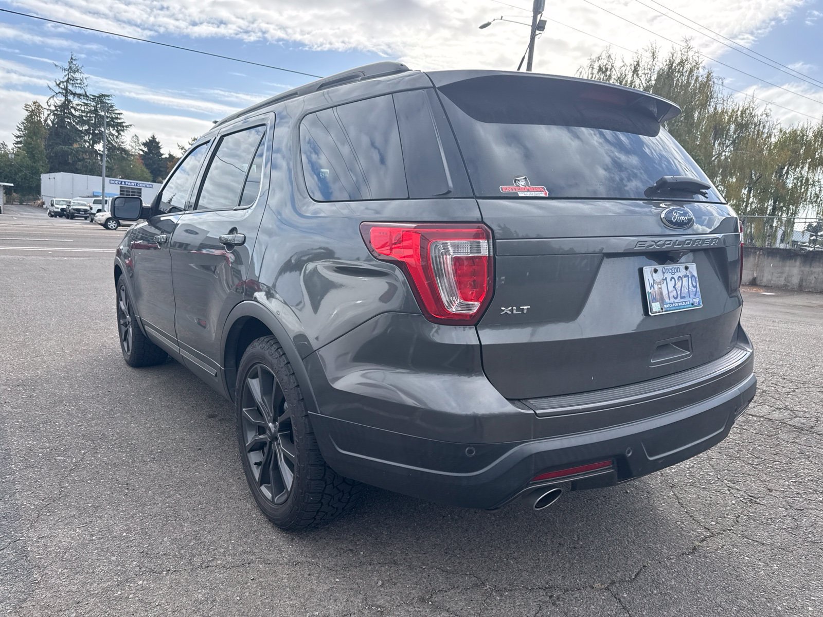 Used 2018 Ford Explorer XLT w/ Equipment Group 202A FWD image 7