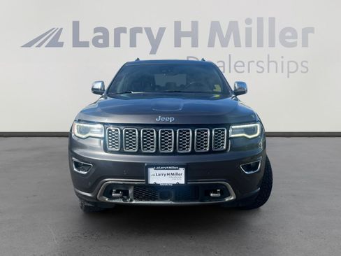 Used 2017 Jeep Grand Cherokee Overland w/ Jeep Active Safety Group image 8