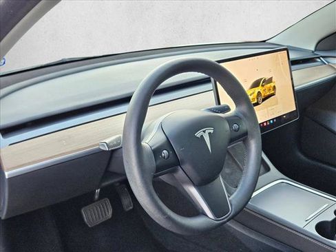 Used 2023 Tesla Model 3 Standard Range RWD image 9