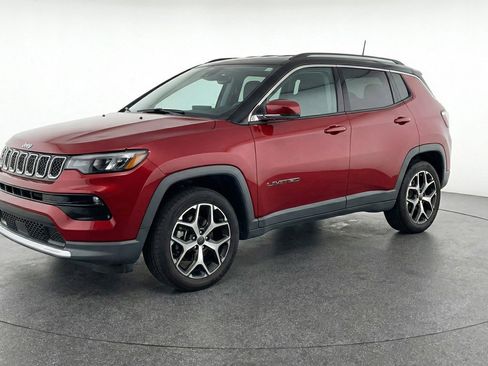 Used 2025 Jeep Compass Limited AWD/4WD image 3