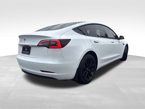 Used 2023 Tesla Model 3 Standard Range image 8
