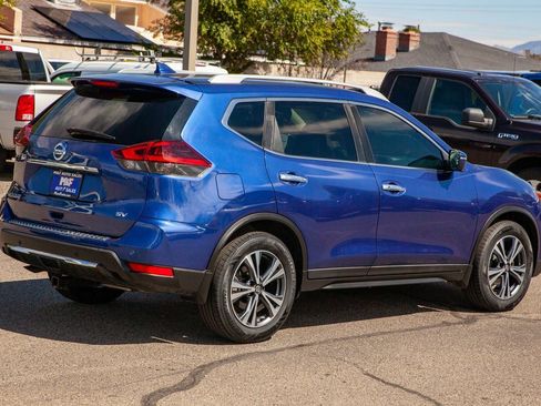 Used 2019 Nissan Rogue SV w/ Premium Package image 5