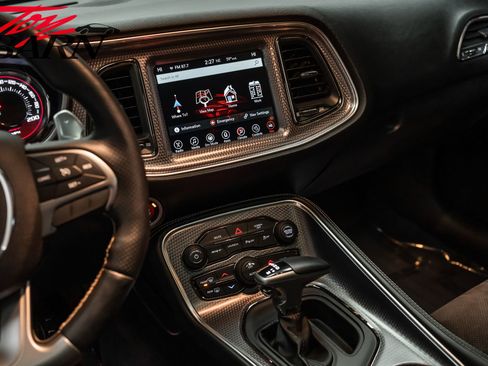 Used 2017 Dodge Challenger SRT Hellcat image 36