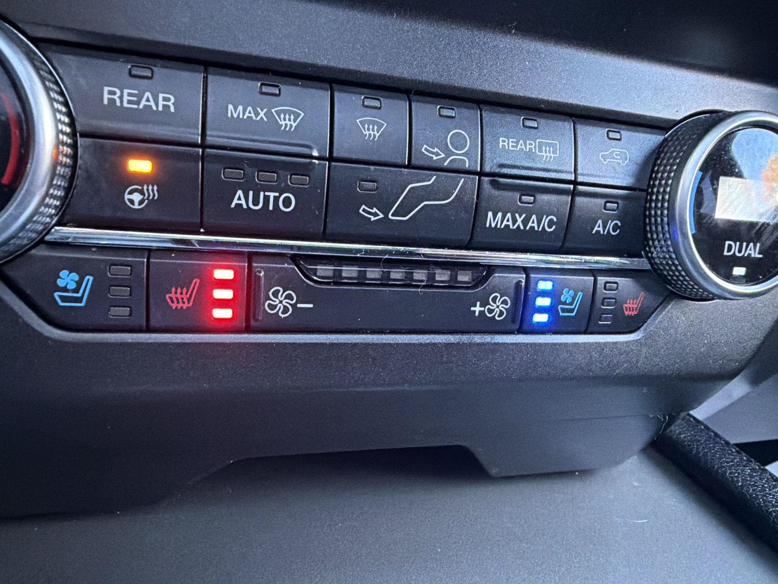 Used 2020 Ford Expedition Max XLT w/ Equipment Group 202A AWD/4WD image 21
