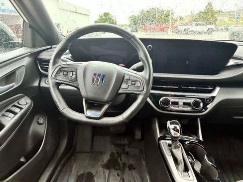 Used 2025 Buick Envista Sport Touring w/ Convenience I Package FWD image 13