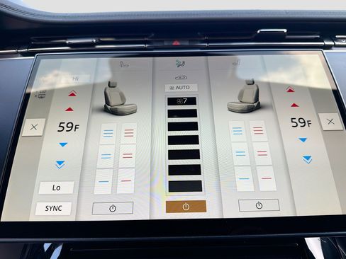 Used 2025 Land Rover Range Rover Sport SE image 35