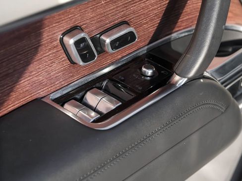 Used 2023 Land Rover Range Rover SE image 49