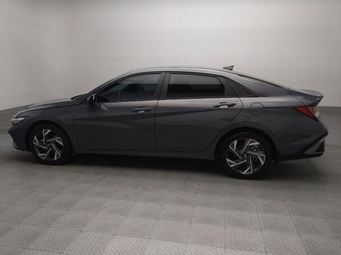 Used 2025 Hyundai Elantra Sport FWD image 3