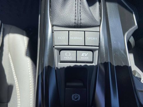 Used 2025 Toyota Camry SE FWD image 25