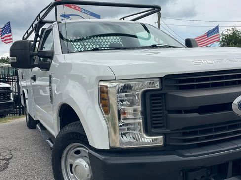 Used 2019 Ford F250 XL w/ Power Equipment Group RWD image 3