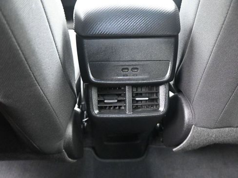 Used 2025 Chevrolet Equinox LT image 16