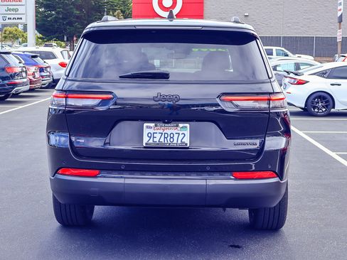 Used 2023 Jeep Grand Cherokee L Limited w/ Black Appearance Package RWD image 23