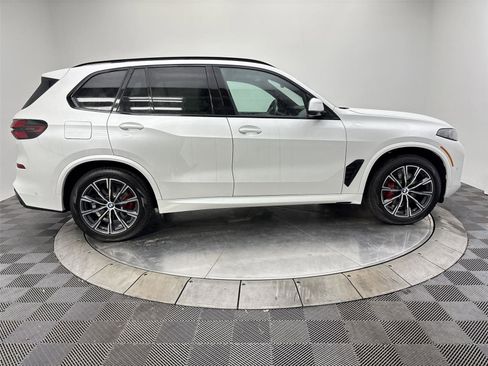 Used 2026 BMW X5 xDrive40i w/ Executive Package image 17