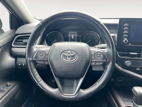 Used 2021 Toyota Camry SE FWD image 12