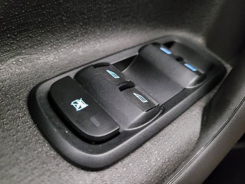 Used 2018 Ford Fiesta SE image 27