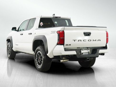 Used 2025 Toyota Tacoma TRD Off-Road AWD/4WD image 3