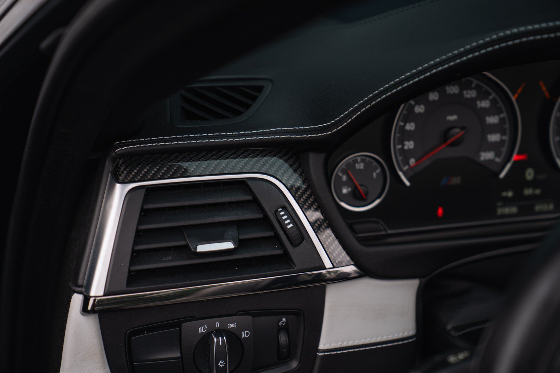 Used 2016 BMW M4 Convertible RWD image 39