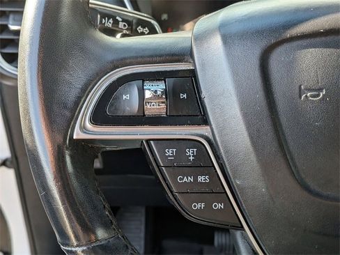 Used 2019 Lincoln Nautilus Reserve image 16