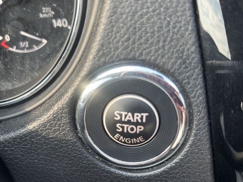 Used 2020 Nissan Rogue SV image 27