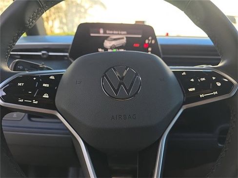New 2025 Volkswagen ID. Buzz Pro S image 22