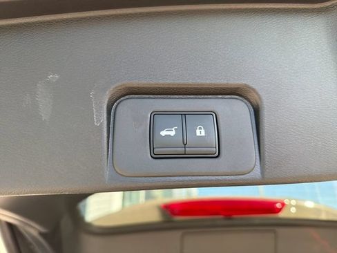 Used 2025 Nissan Rogue SV AWD/4WD image 36