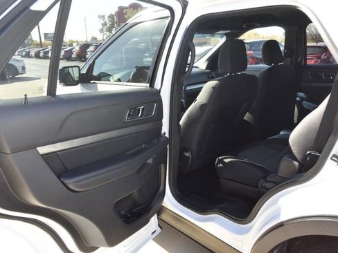 Used 2018 Ford Explorer XLT w/ Equipment Group 201A image 22