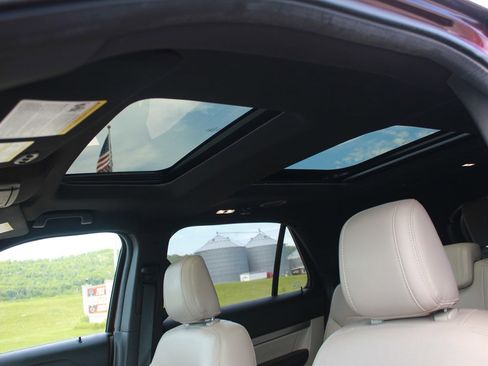 Used 2018 Ford Explorer XLT w/ Equipment Group 202A image 27