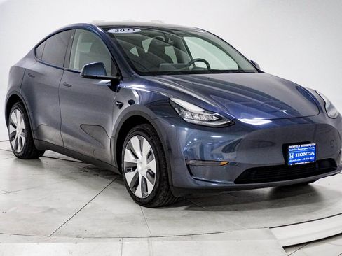 Used 2023 Tesla Model Y Long Range image 13