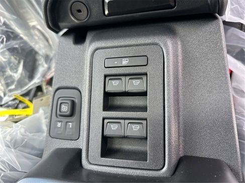 New 2025 Ford Bronco Badlands image 25