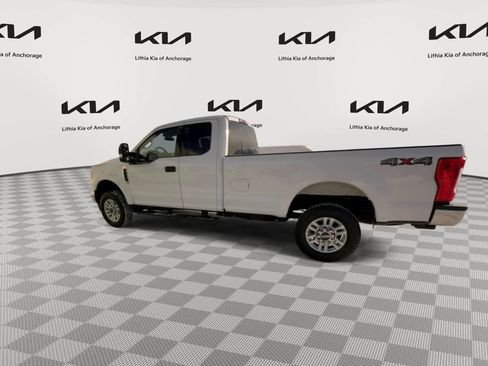 Used 2019 Ford F350 XLT w/ Camper Package image 5