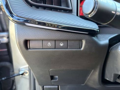 Used 2025 Nissan Kicks SR w/ SR Premium Package image 28