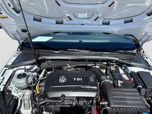 Used 2018 Volkswagen GTI SE w/ SE Leather Package FWD image 20