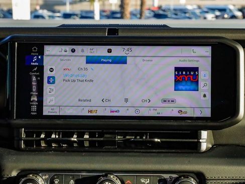 New 2025 Jeep Gladiator Sport image 15