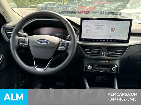 Used 2023 Ford Escape SE image 28