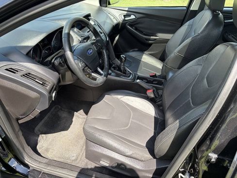 Used 2015 Ford Focus SE w/ Equipment Group 201A FWD image 11
