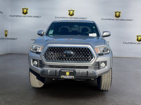 Used 2018 Toyota Tacoma TRD Off-Road w/ Technology Package image 8