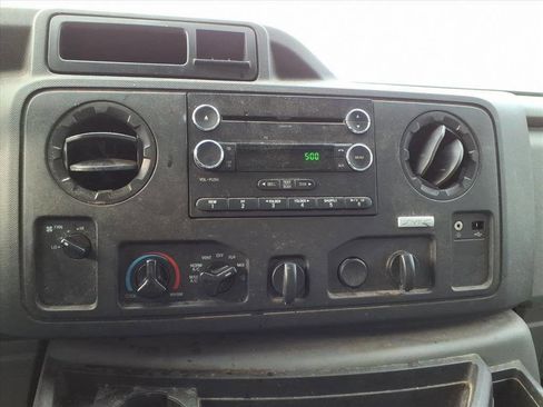 Used 2019 Ford E-350 and Econoline 350 Super Duty w/ Power Windows & Locks Group image 16