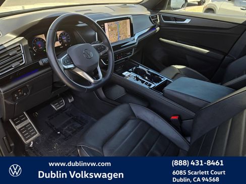 Certified 2024 Volkswagen Atlas Cross Sport SEL R-Line AWD/4WD image 9
