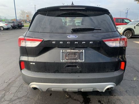 Used 2022 Ford Escape SE w/ Cold Weather Package image 4