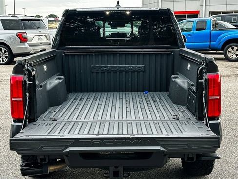 Certified 2025 Toyota Tacoma TRD Off-Road image 31